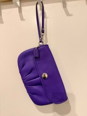Coach Purple Leather Wristlet Clutch - Women Bags